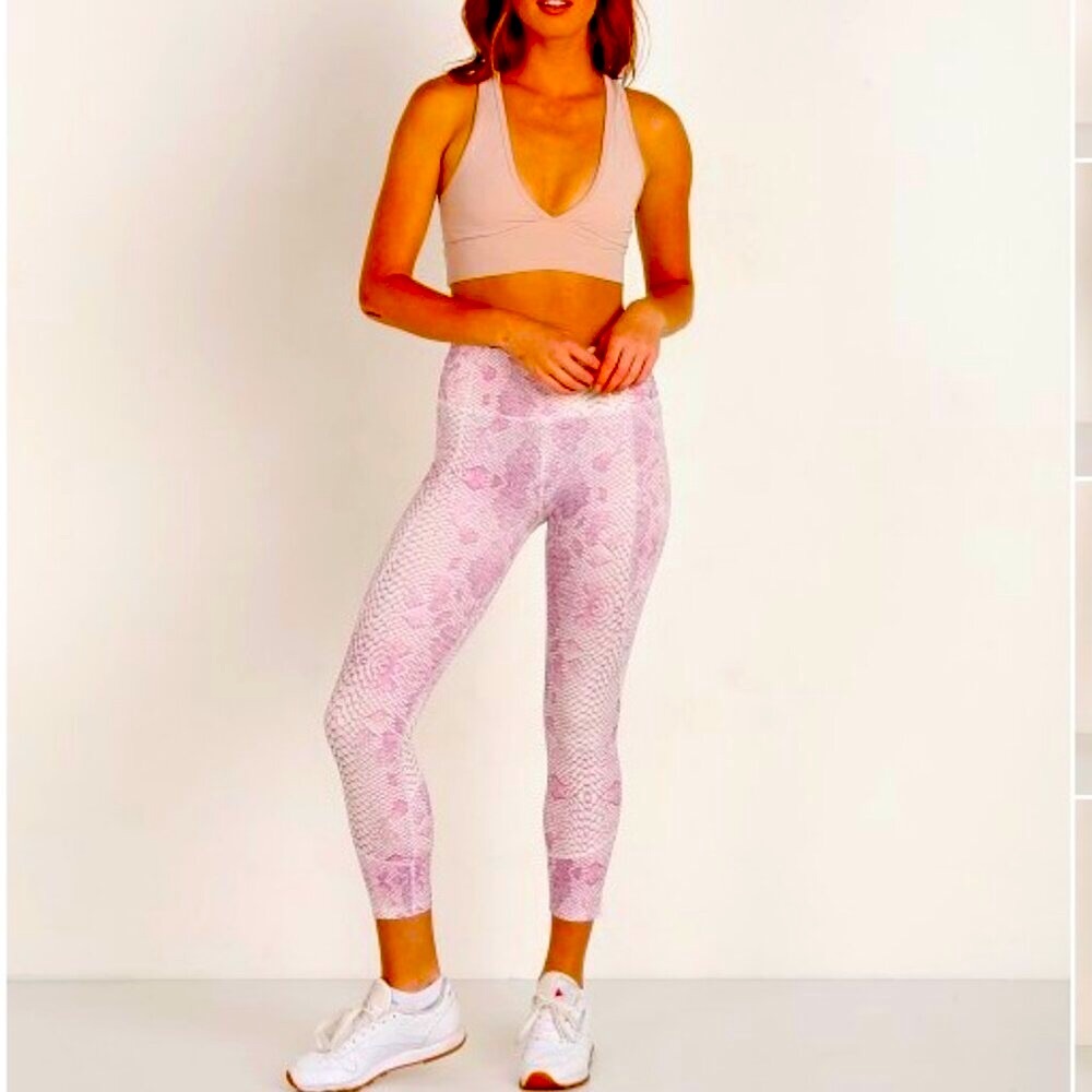 NWT VARLEY Kensington Tight Coral Snakeskin Print 7/8 length Leggings LG